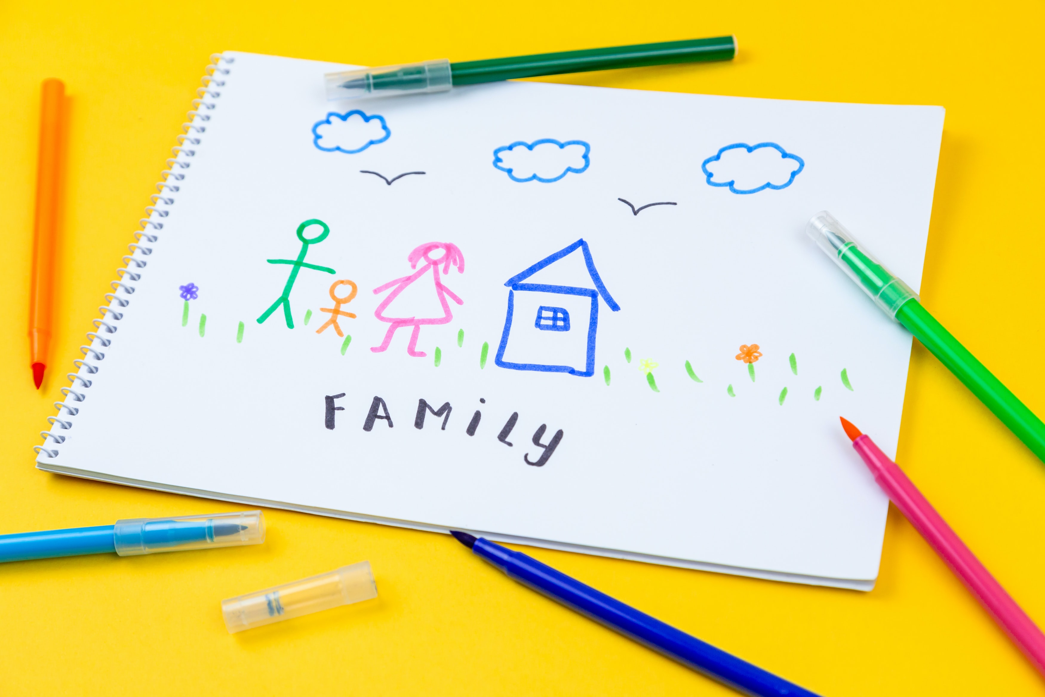 blog de notas con colorines, dibujos infantiles y palabra Family